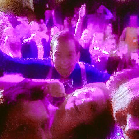 Een rozewolk, dat was t :) #party #LauraEnNiels #DeHoogenWeerth <a href="/FloorJaxx/">FloorJaxx</a> #djThomasK #SanneG #live #sax #vocals #dj