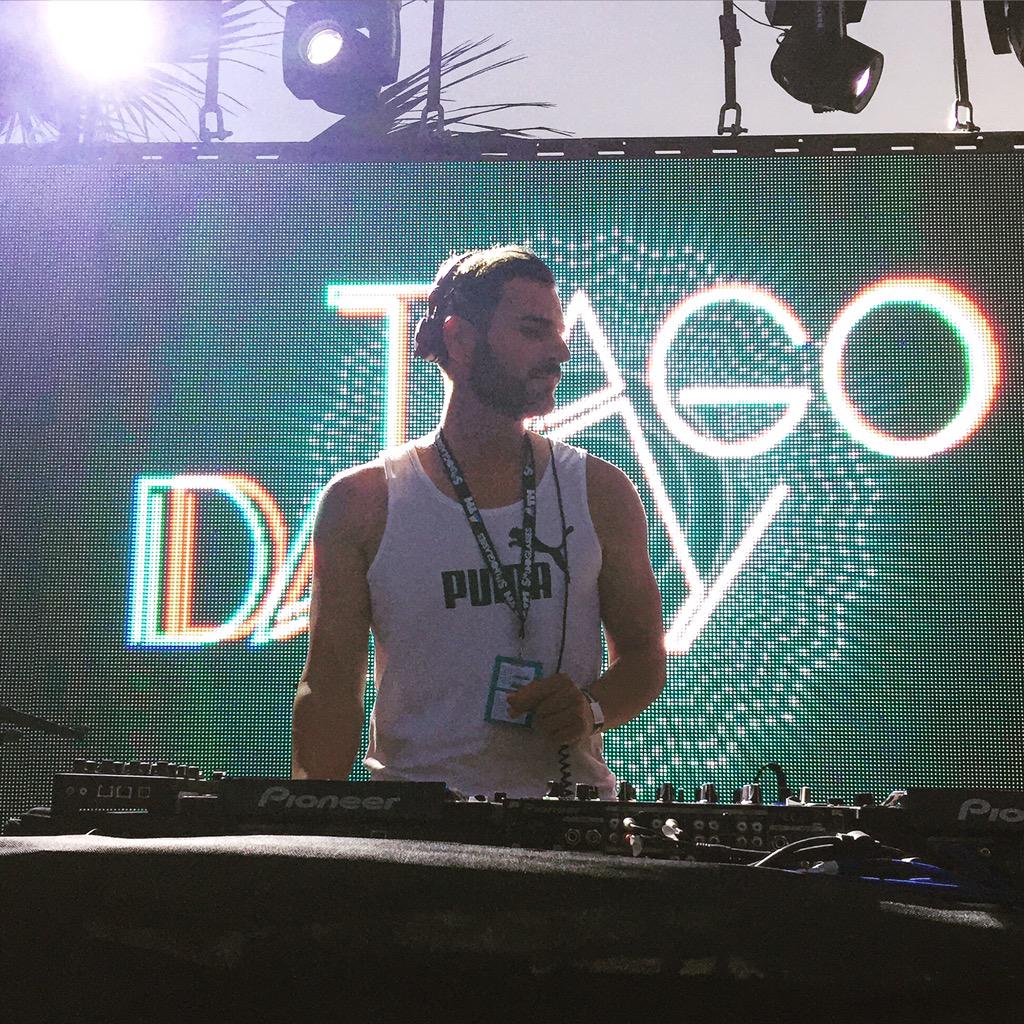 SoundglassesFes's tweet photo. En sesión TIAGO DARTY!! Musicote ahora mismo en Soundglasses en Tumbao #thebestdjs #festival #techno #soundglasses http://t.co/yEl5U7WlEM