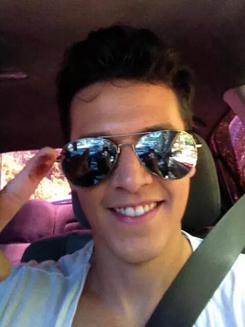 10mopiso_ntv's tweet photo. El guapo @Luisdeleonmusic dijo ¡yo voy por Guate! Seguimos en #EleccionesGT http://t.co/yAR8jEe1lF