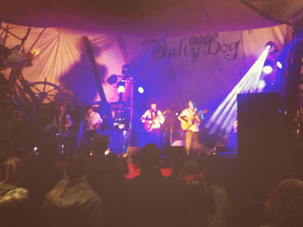 GoldenPlec's tweet photo. It's Tucan absolutely tearing up the Salty Dog. I've always wanted to see them on a boat. Just cos. http://t.co/FsxrVKAu7V