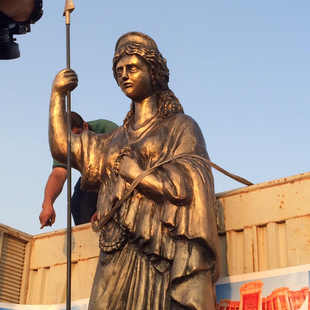 Queen Zenobia Statue Queen Zenobia | AeroArt International Inc.