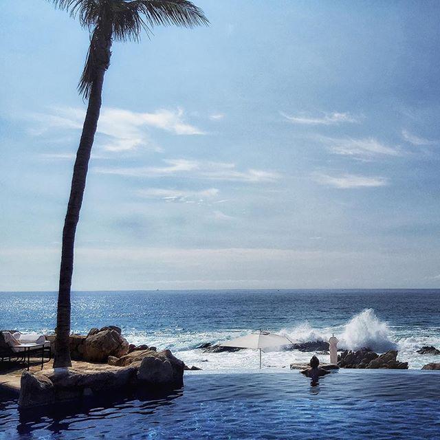 MientrasCabos's tweet image. Good morning Cabo ☀️. #yogacheck! #poolcheck! #backtotheairport #hotelresearch @oneandonly… ift.tt/1QiE6Rj