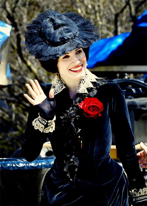 PurestKin's tweet image. Sighs. "Ah, the old photos of Walburga, she was magneficent.. Hell knows, where did she get so ugly.."