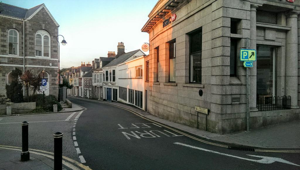 Sadglad π (@glenaallen) on Twitter photo Walking through <a href="/CamborneTown/">CamborneTown.com</a> tonight being constantly reminded about the Cornish Giant #RichardTrevithick...... Walking through <a href="/CamborneTown/">CamborneTown.com</a> tonight being constantly reminded about the Cornish Giant #RichardTrevithick......