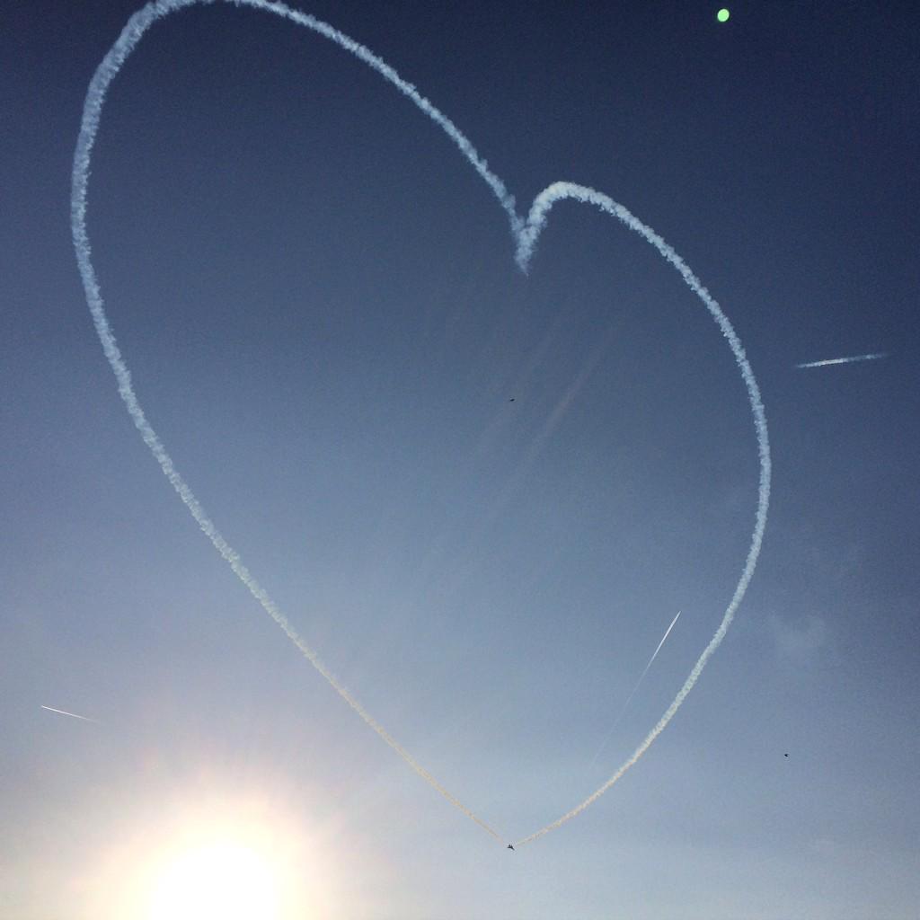 #theredarrows were AMAZING @ChatsworthCFair #ChatsworthCFair #Derbyshire @D_Times ☀️💙