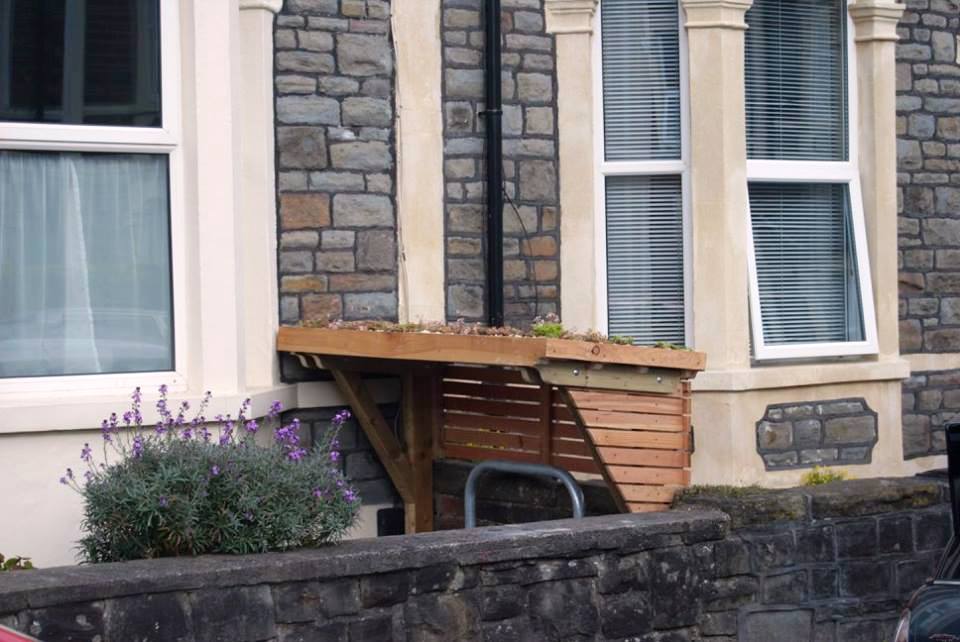peddlersroof's tweet photo. Check out our most recent #bikesheds. @peddlersroof are making #cycling easier in #Bristol . http://t.co/7kBnMDw2II