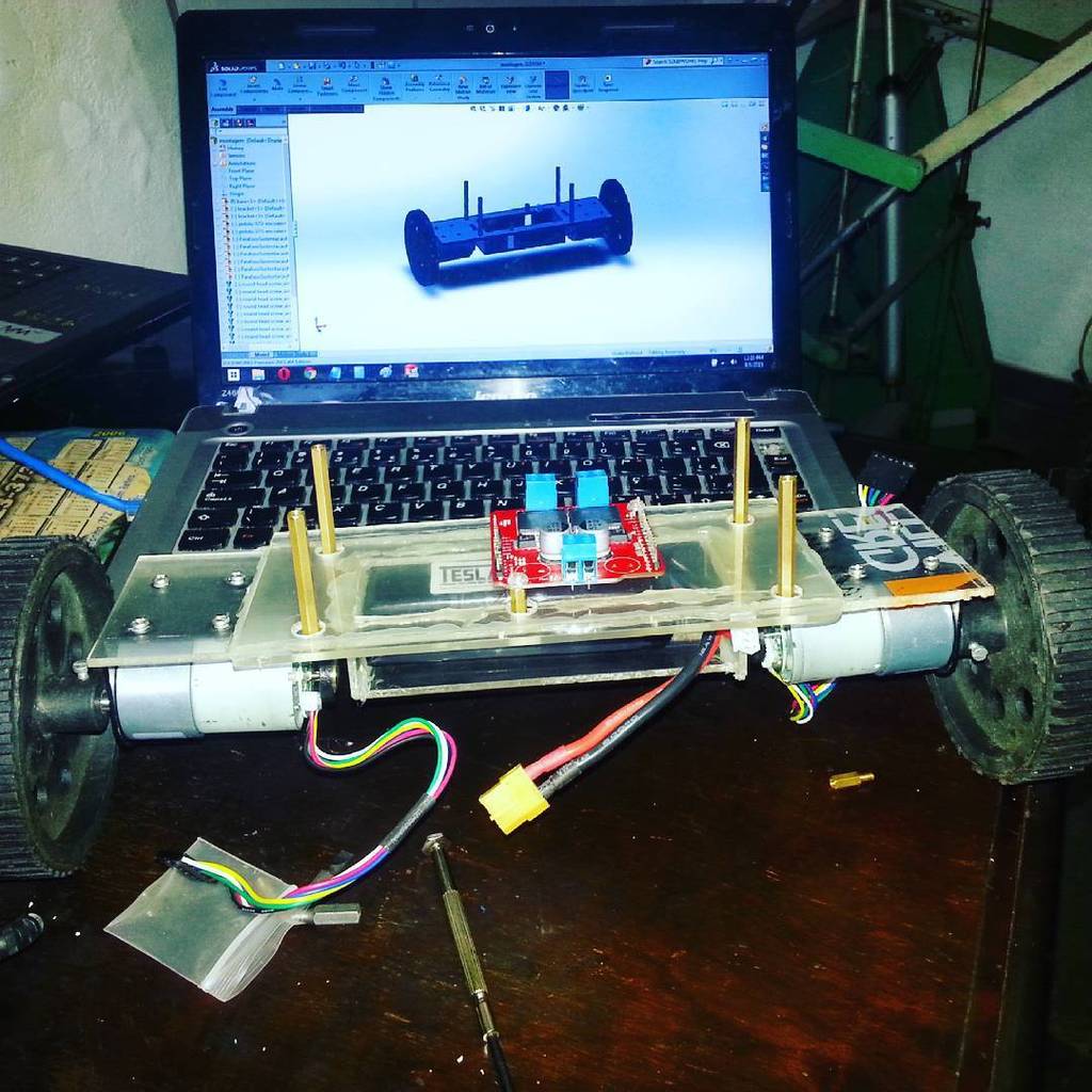 Otherbots's tweet photo. #engenhariadecontrole #engenharia #robot #selfbalancingrobot #neurofuzzy #machinelearning by marcelotrevisani http://t.co/13BF4lKjUe
