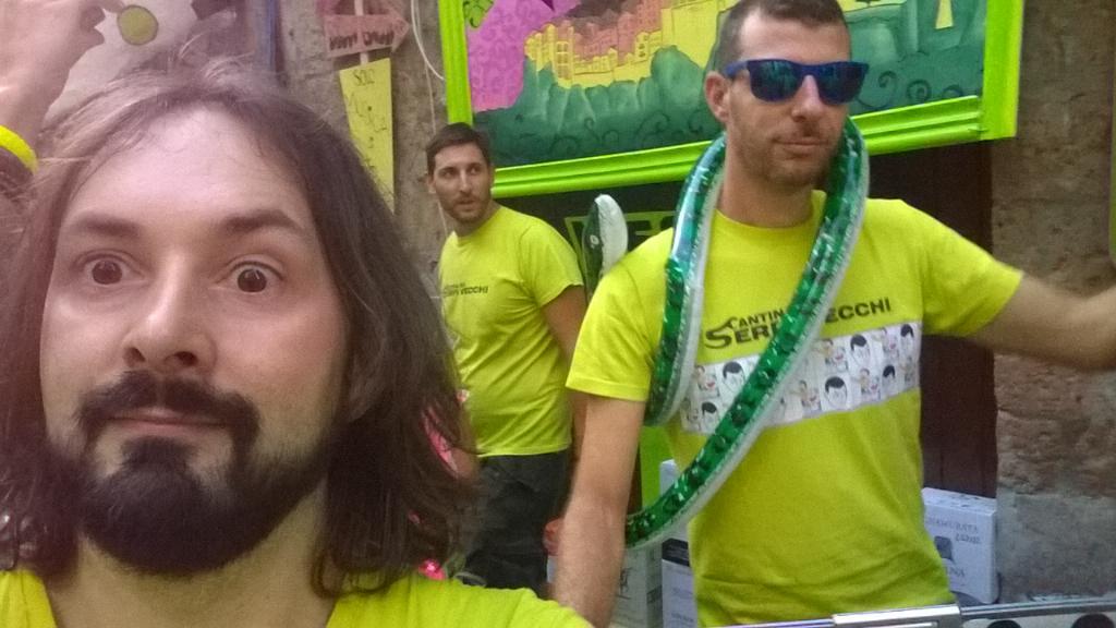 lorenzoolivotto's tweet photo. Pronti per il #tecno festone? Serpi Vecchi on air #tufo15 http://t.co/IJzccLUDON