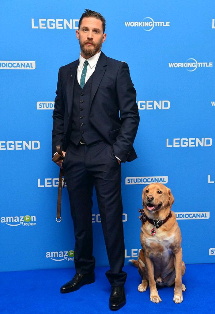 Sheeqz09's tweet photo. If anyone was looking for a practical example of perfection, say no more! (See image below) #YaSalaam #DogIncluded 👇 http://t.co/doopROpMda