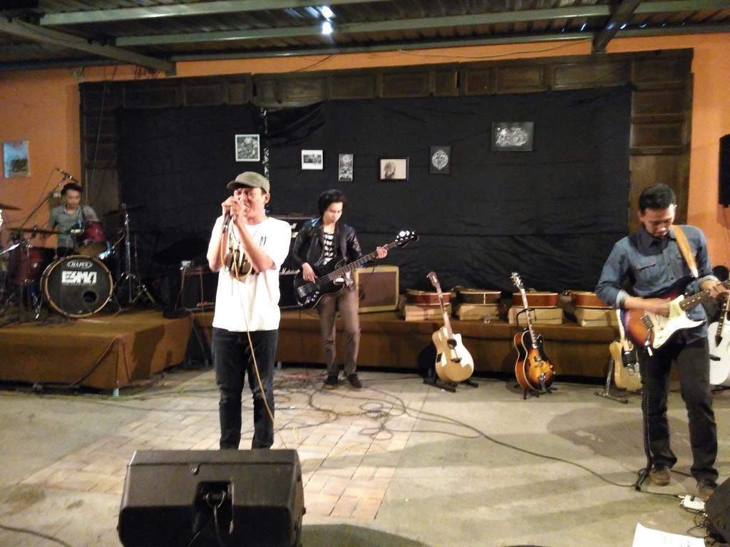 Terimakasih untuk panggung kemaren yg mengesankan , dan terimakasih untuk semuanya !