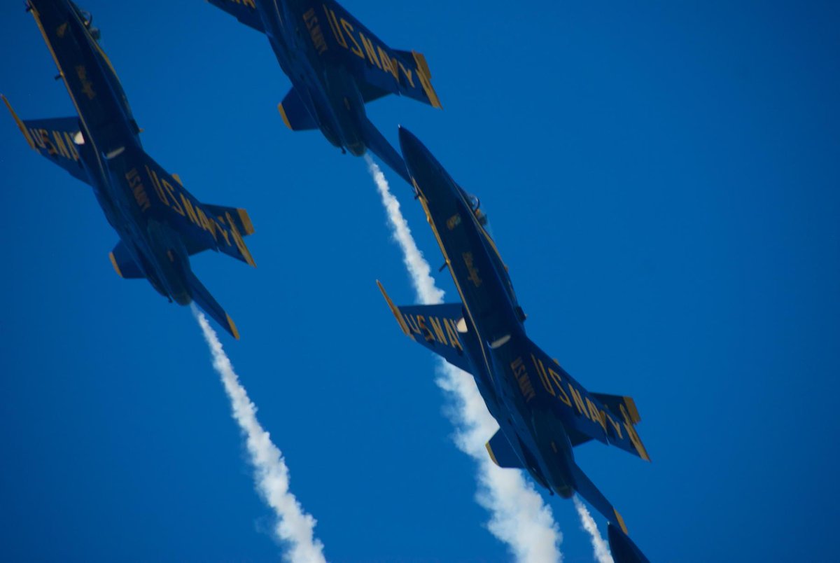 TechAirConnect's tweet image. Blue Angles over Topsham, Maine. #blue angels