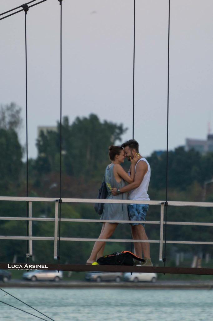 ade_adutzu's tweet photo. So this guy sees a romantic moment and takes pictures and after that realizes it's a proposal #love #proposal #moment http://t.co/QY0sDfJR2p