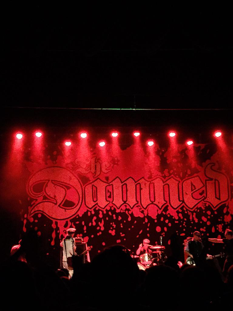 Peachiemoon's tweet photo. The Damned
#TheDamned #CaptainSensible #DaveVanian #Pinching #StuWest #MontyOxymoron http://t.co/vjjgrMXIjl