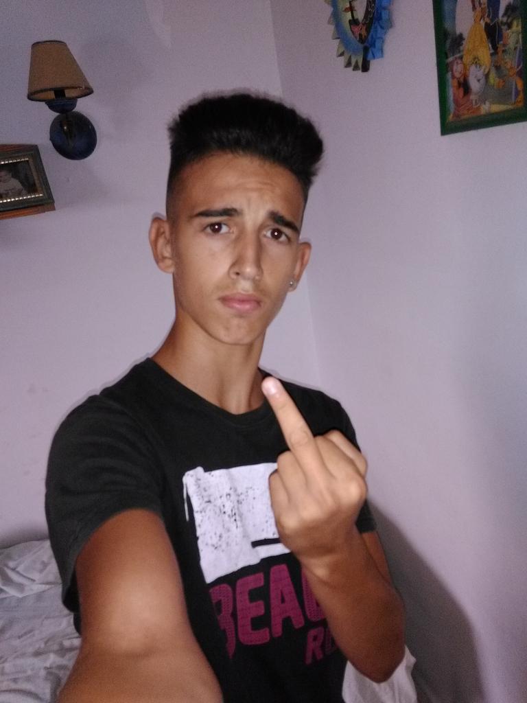 victiiyoos's tweet photo. 💣💎Buenas noches💎💣 http://t.co/cNnYVtgsxb