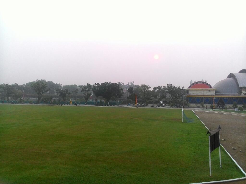 Selamat pagi dari kampus hijau UNP, kota padang masih berselimut salju..