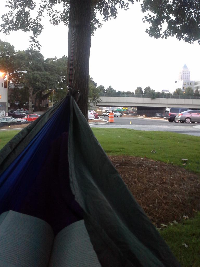 neener129's tweet photo. #hammocklyfe #campinginthecity #content http://t.co/T09RkhEA3p