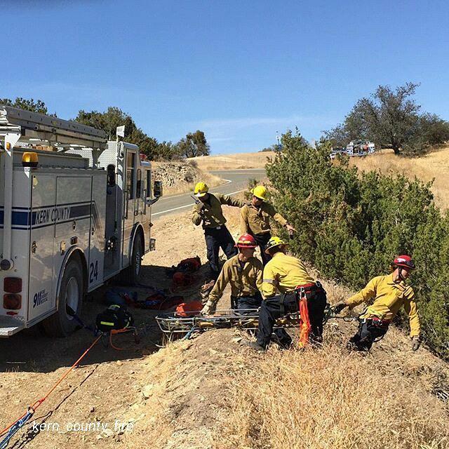 AFireStation's tweet image. Found this cool photo, not mine 🔥 FEATURED POST 🔥 
By @kern_county_fire "#Engine23 &amp;amp; Engine24 perform RopeRescue tr…