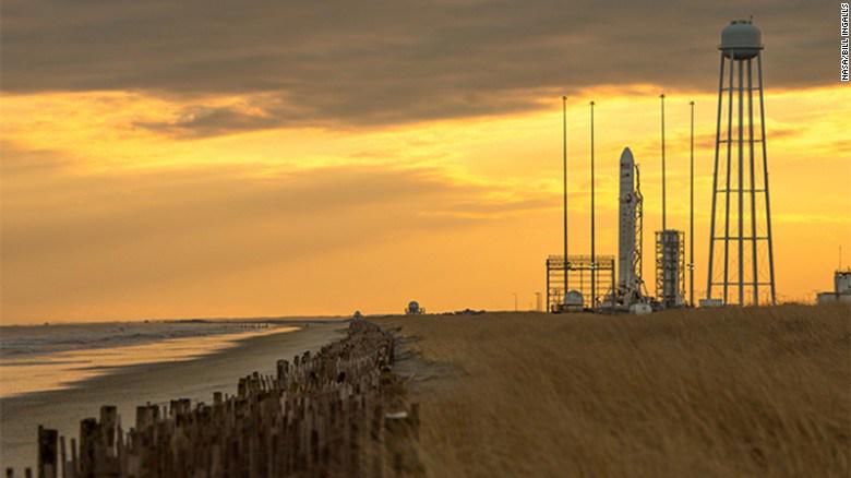 CNNEE's tweet photo. El aumento del nivel del mar amenaza sitios de lanzamiento de cohetes, dice la NASA http://t.co/a8aBDERuWo http://t.co/WC1aJi94Qn