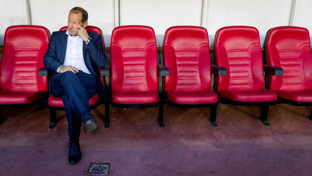 tubantia's tweet photo. 'Lang contract Blind bestuurlijke voetfout' http://t.co/j98cvrDdEi http://t.co/23UDQUO6T4