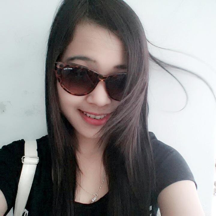 Riskasandria's tweet photo. Outfit simple !! I like http://t.co/ElFzah2HVR