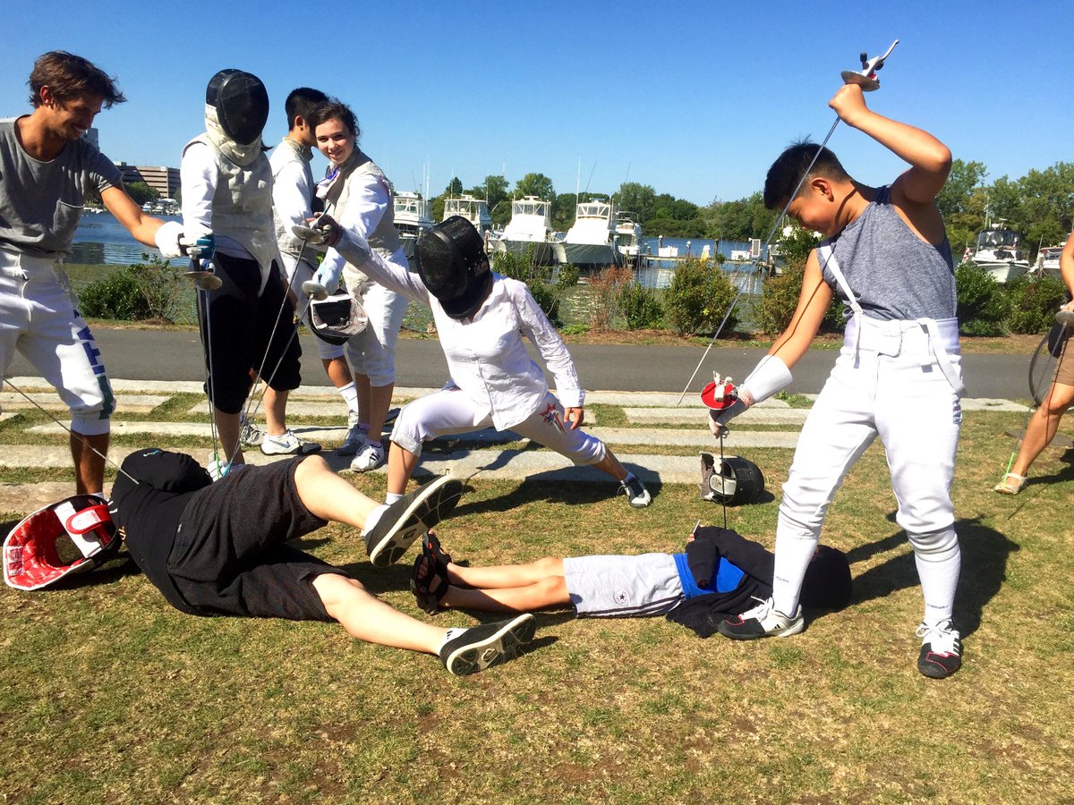 Federscherma's tweet photo. #Fencingmob15 a BOSTON (MA, USA) With a special guest, @baldiniandrea #scherma #fencing  #FENCINGMOB   #joyofmoving http://t.co/prFb4nPhUp