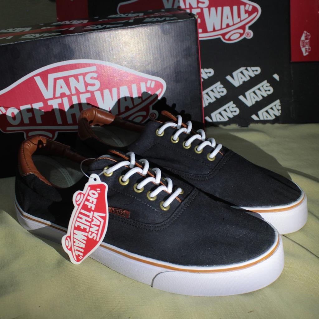 Sepaty Vans California Hitam. Kualitas IFC Lokal. IDR 150.000. Minat? PIN: 2B132C07 / SMS-WhatsApp: 089612232263.