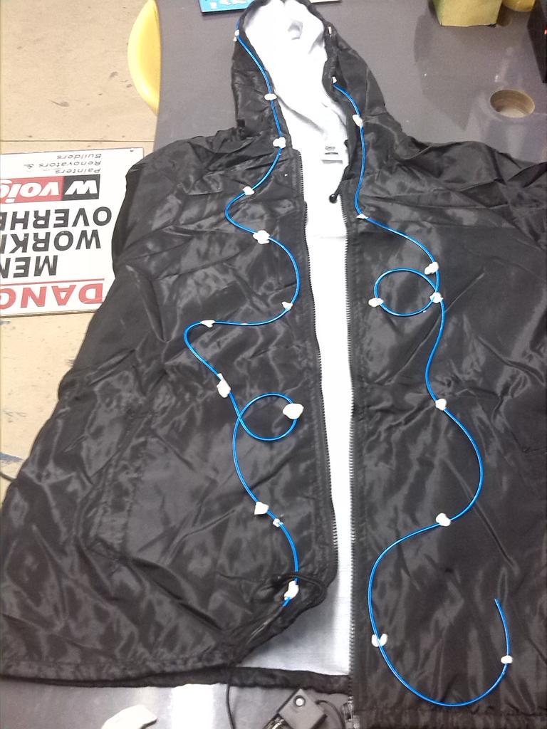 Edugreen_SA's tweet photo. Our first attempt at wearable tech with @netanof #ELwire #greengeeks #wedesignersnow http://t.co/sb6raDIuDj