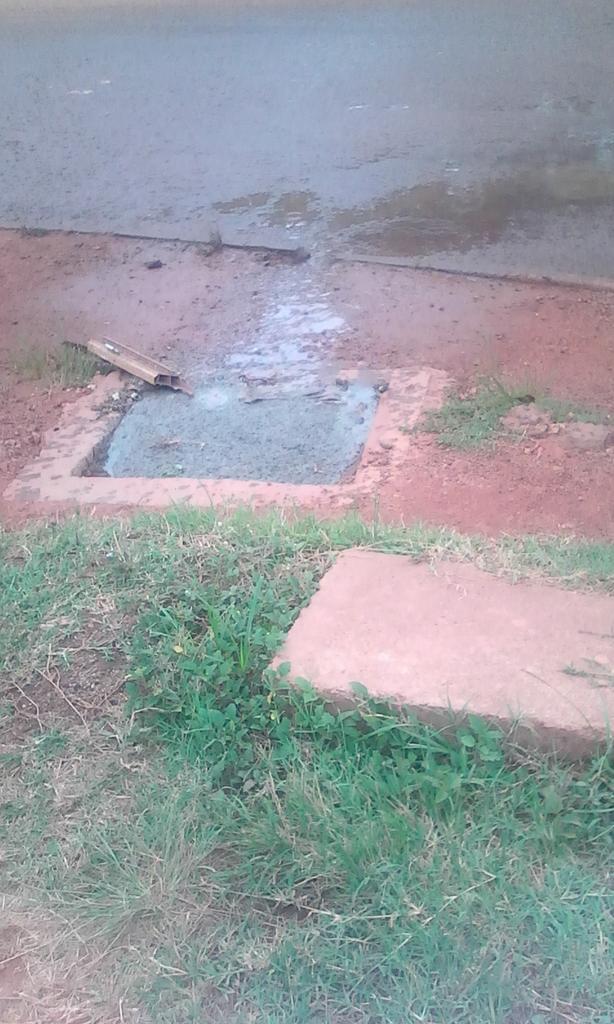 RBikira's tweet photo. Dear @KCCAUG , kindly reconsider this manhole. Located along kira road, opp #Britishhighcomm. #Savethechildren, http://t.co/8xsAtVqBo3