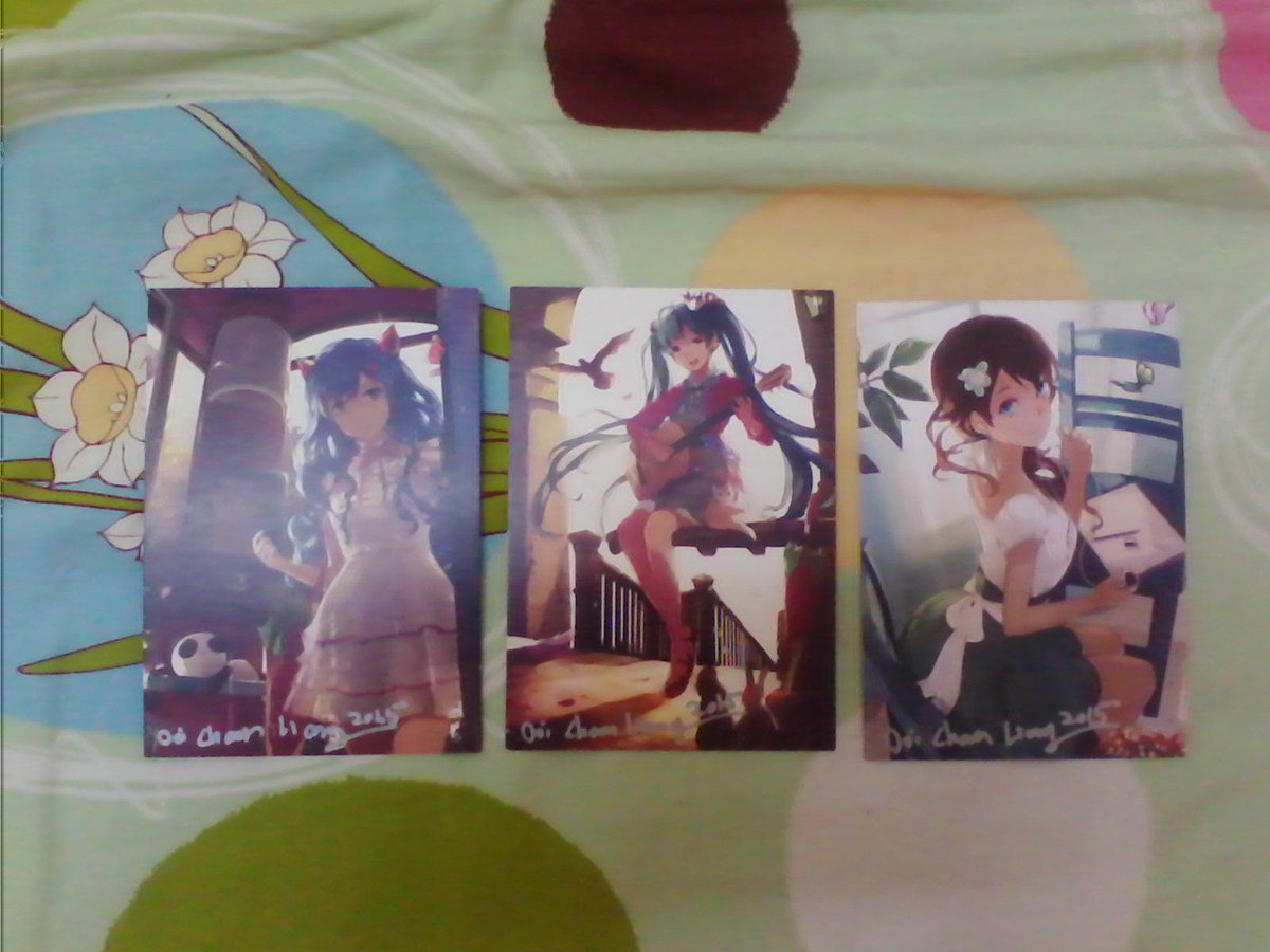 FrosBitAran's tweet photo. CF mini damage Part 3~
Posters and Om Nom Pack
#comicfiestamini http://t.co/INCfFoB0de