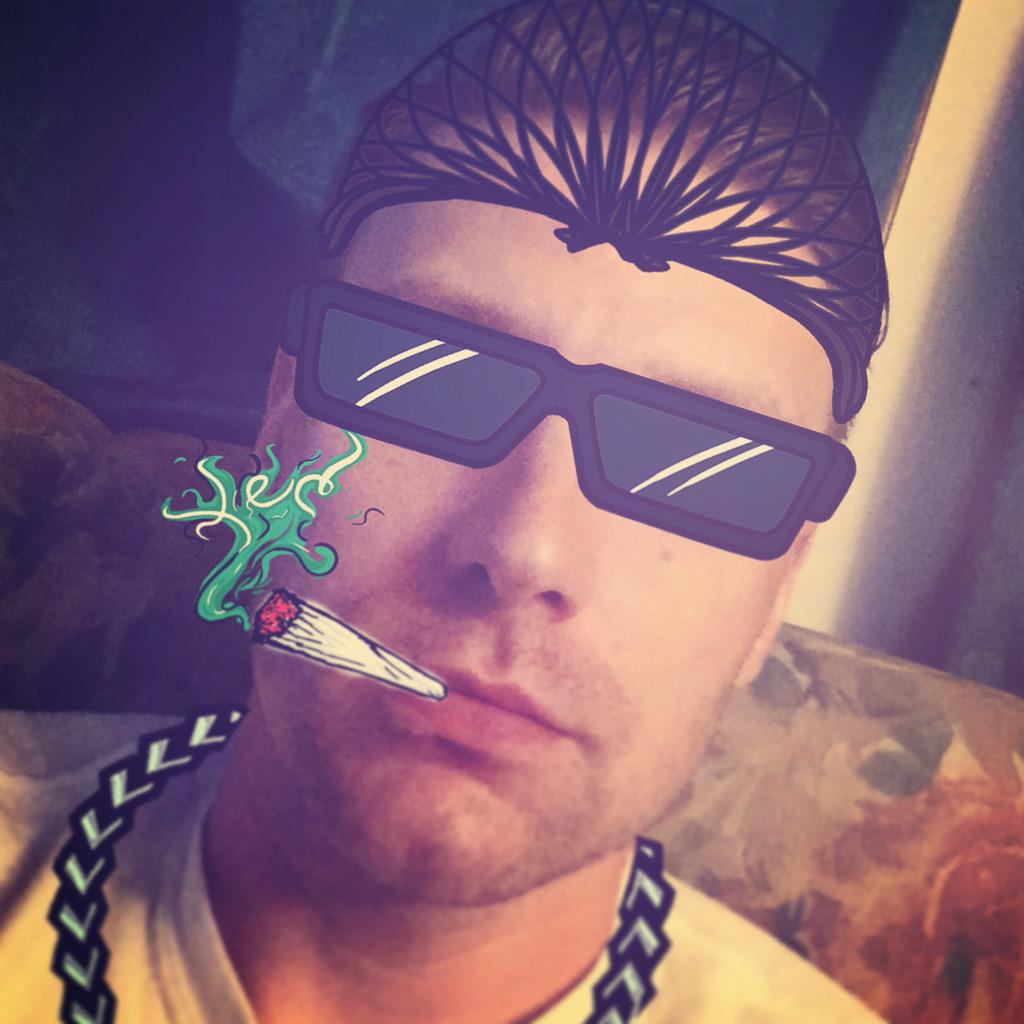 joeglenk's tweet photo. @SnoopDogg lets blaze one homie. http://t.co/WqFYBoLY6k