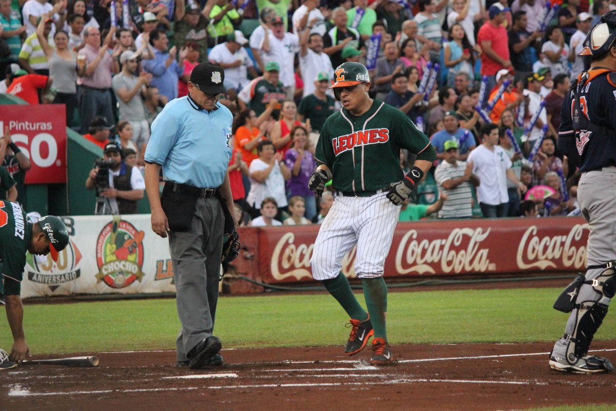leonesdeyucatan's tweet photo. Ocho innings completos en el Parque Kukulcán Alamo
@tigresqroficial 5 - 4 @LeonesOficial
#Juego7 #FinalSurLMB http://t.co/CRcmqQR2jS