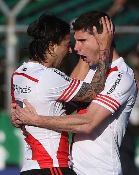 LauroServetti's tweet photo. Ay che bostero, qué diferencia que hay...🎵 http://t.co/6e4hEoIdXl