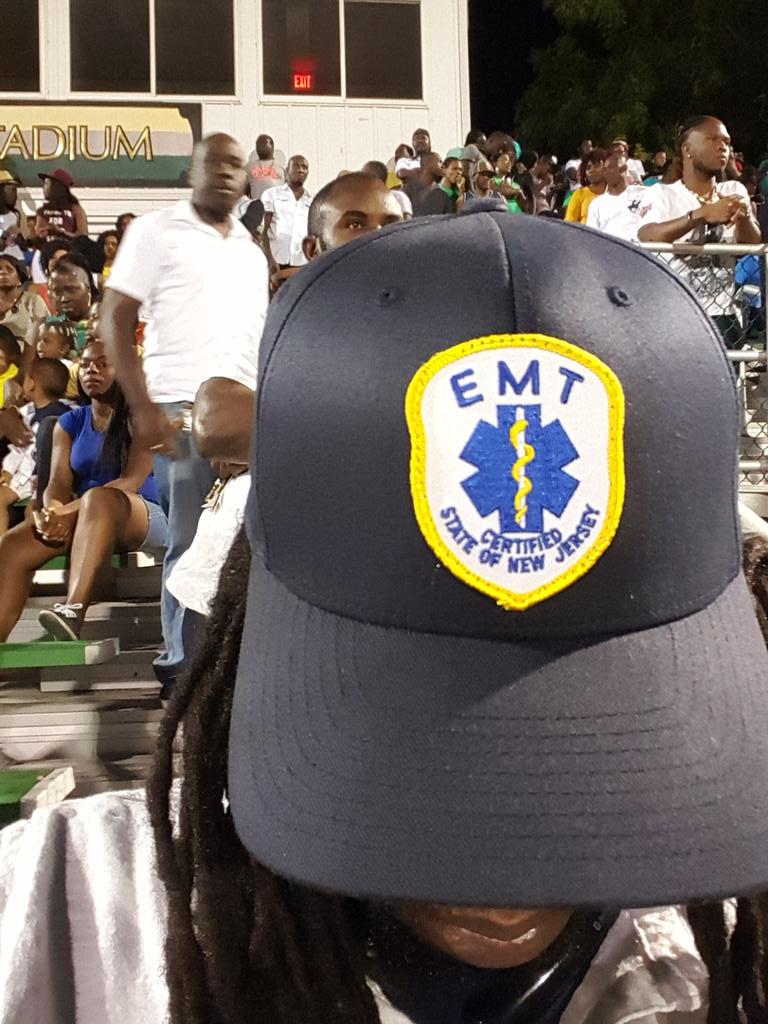 D_LOBEJ's tweet photo. With #EastOrange finest on Scene at the #Finals #JweBoul epi @Djakout1 #BayPlezi http://t.co/E0d24WEK01