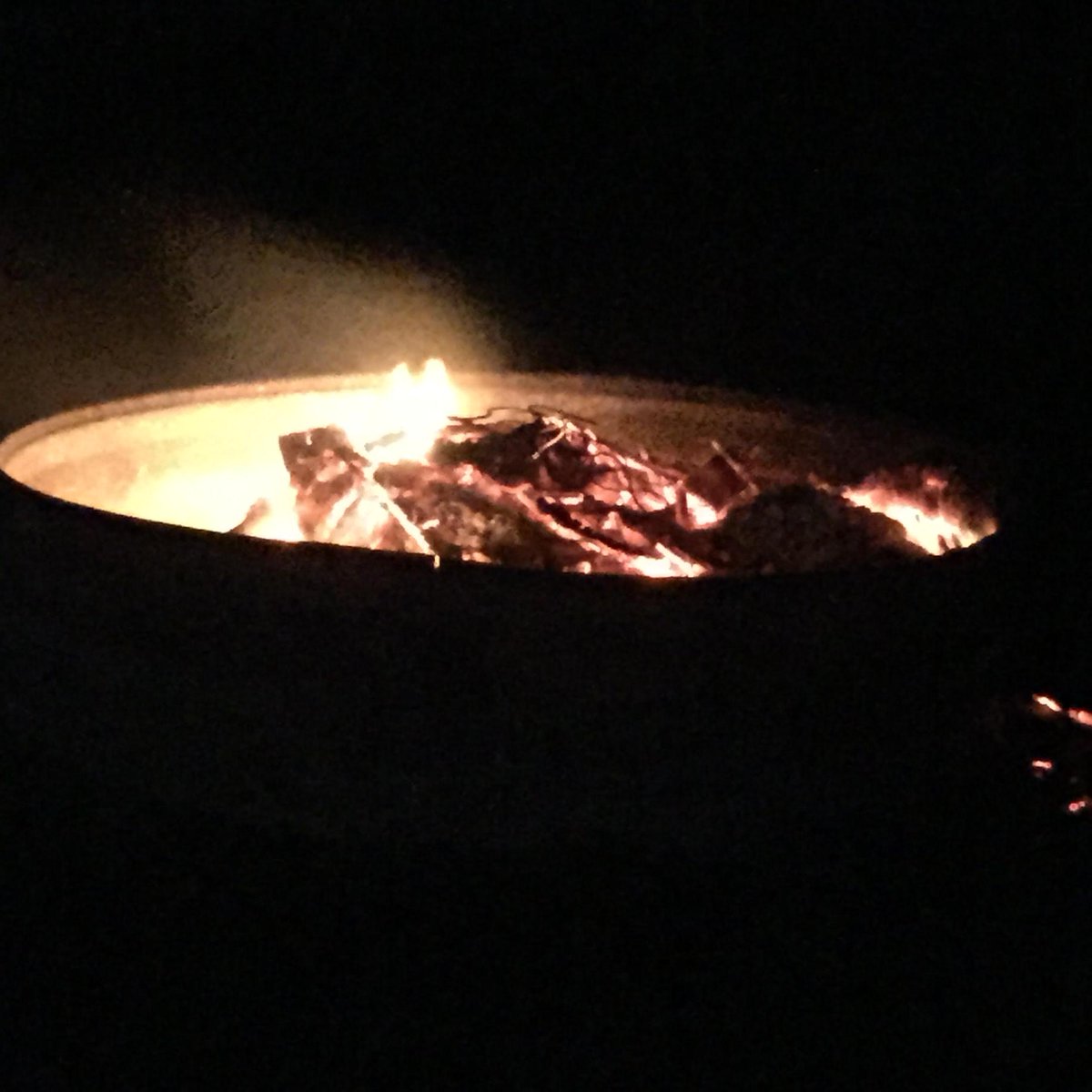 BigForkLilSpoon's tweet photo. ...and that's all there was. #hotseat #burnthechair @deusieeee http://t.co/PX6MxEWXZO