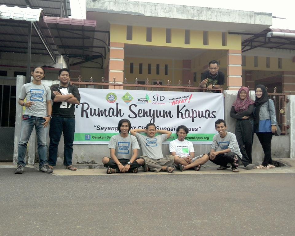 GerakanSenyumKapuas tweet media