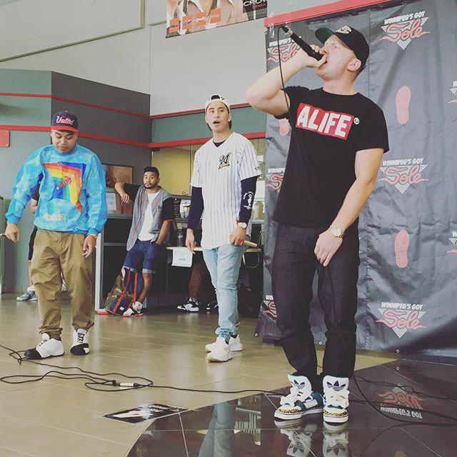 wpgsgotsole's tweet photo. Smokers United Rocked The Mic! *missing @justinsbakery #WpgsGotSole #WSSE2015 #Charity #Donate #GiveBack #GoodGuysD… http://t.co/wV8CiiGc1v