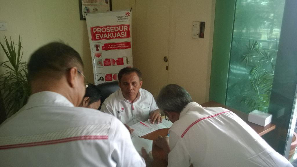 Yang mau menyumbangkan sedikit darahnya bisa langsung mendaftar di depan pintu masuk lantai 1 😊