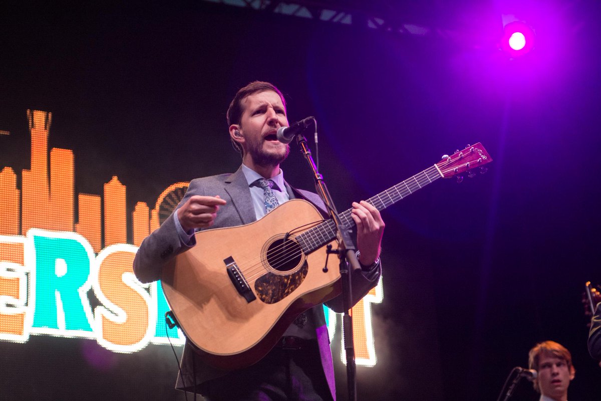 TheShowLog's tweet photo. Dance-dance-double-dance with @punchbrothers at #Bumbershoot 2015! http://t.co/1fLFS3XANN