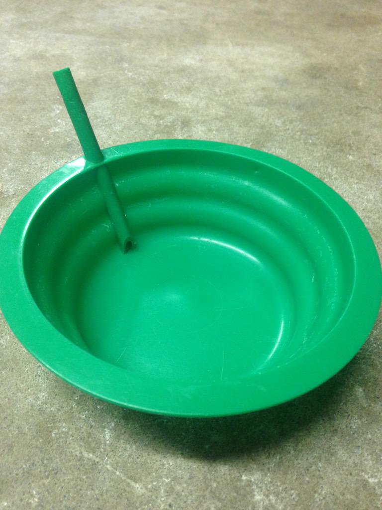 pazos712's tweet photo. @ewilli24 oh.... What even is this shit? http://t.co/ZQA8mZ9P59