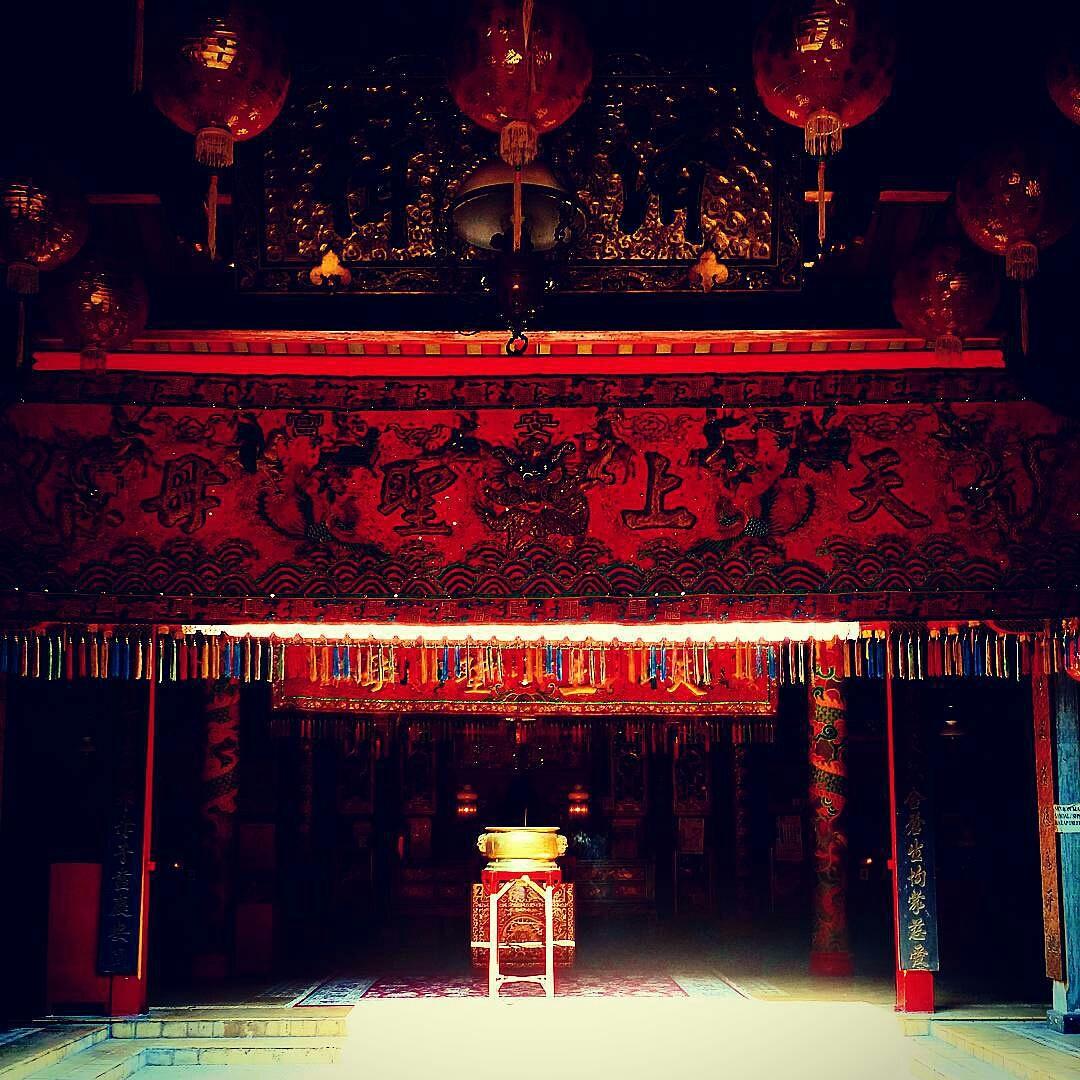 Altar kelenteng cu an kiong
Lasem
Photo &amp; Edit by antonthedy  -  
#temple #AntonThedy #lasem… instagram.com/p/7UNaOOBTxV/