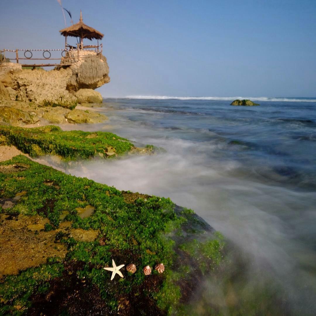 Pantai Watulawang

Photo &amp; Edit by <a href="/vandebozz_/">vandebozz</a>  -  5000 at Watulawang beach.
foodiegodisland… instagram.com/p/7URSFvhT4c/