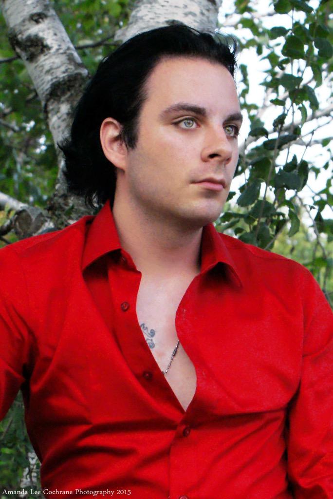 XaphanVehtis's tweet photo. Today at the Experimental Farms in #Ottawa with photographer @manda_lee13 #photography #modeling #RedShirt http://t.co/rFCswm1Knz