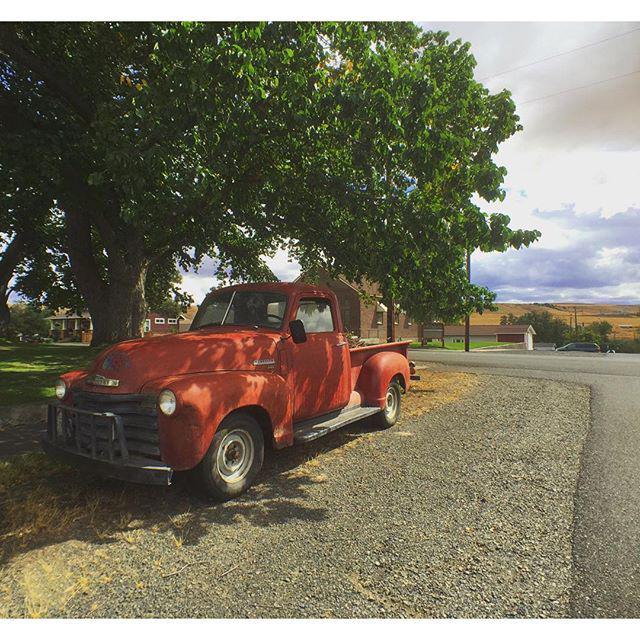 roughbeat's tweet image. Vintage Chevrolet Truck in Dufur, OR. ift.tt/1OpFkJi