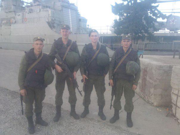 الجنود الروس في سوريا  COS-ZOEWoAEr2jq