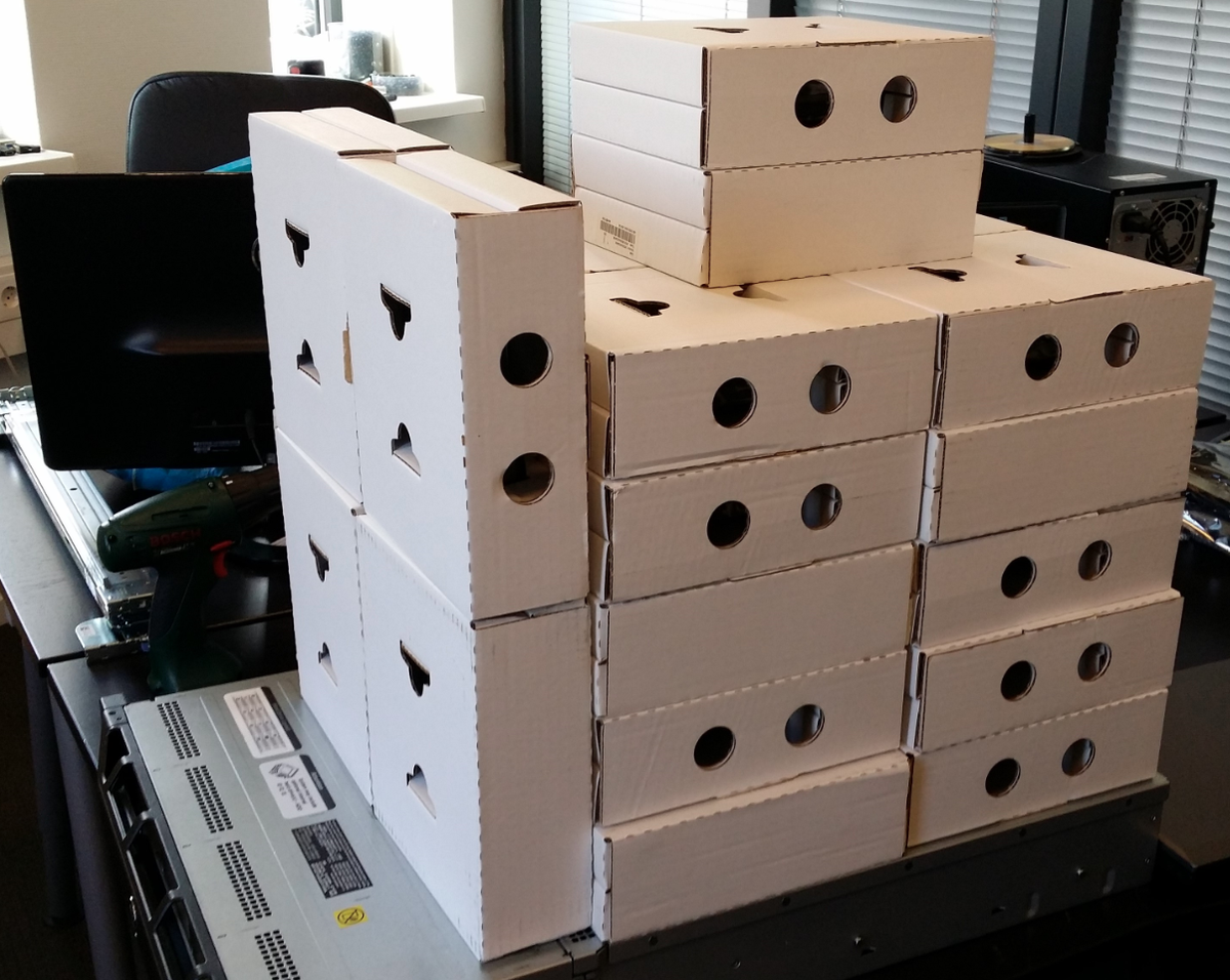 idedicated's tweet photo. Purchased a 'few' 4 TB disks for a storage project for 1 of our clients http://t.co/hvrLeTU3vQ