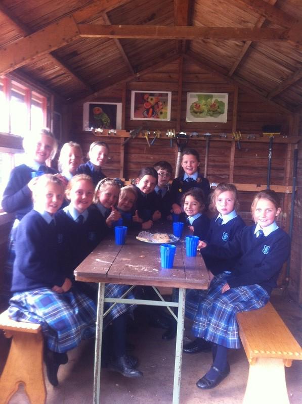 BeestonKitchen's tweet photo. The first day of the new term's Gardening Club #growyourown http://t.co/40PdIBrI85