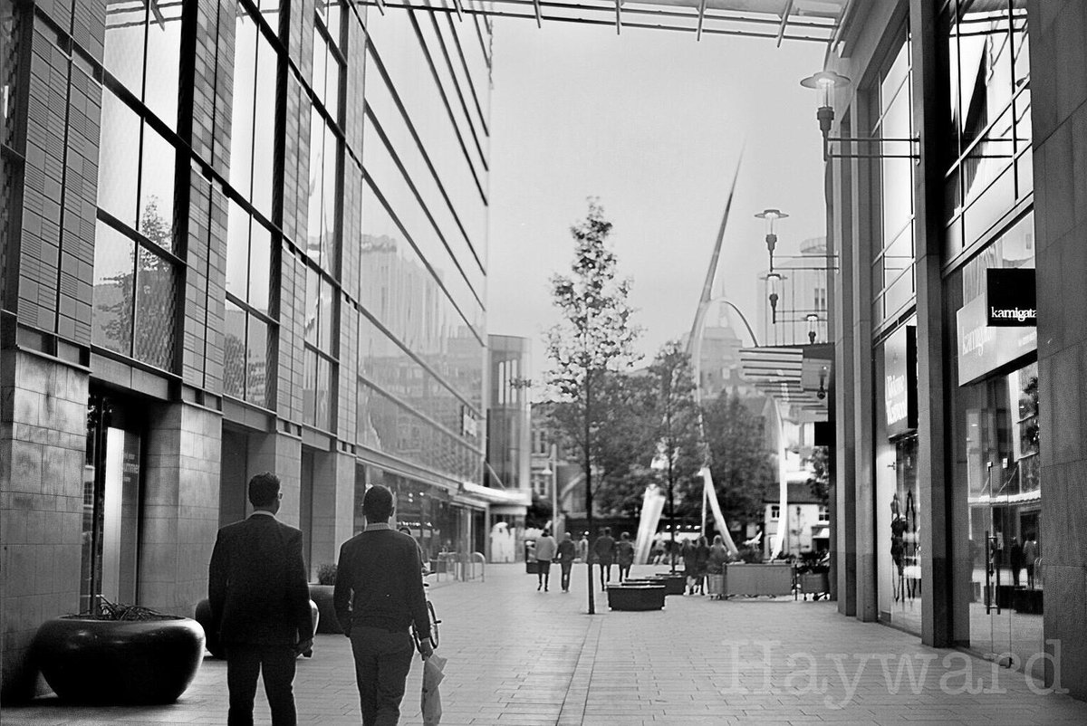 JackHayward18's tweet photo. Monday mornings #cardiff #jackhaywardphoto #35mm #filmisnotdead #commute #architecture #monday #work http://t.co/uwcupEXeLC