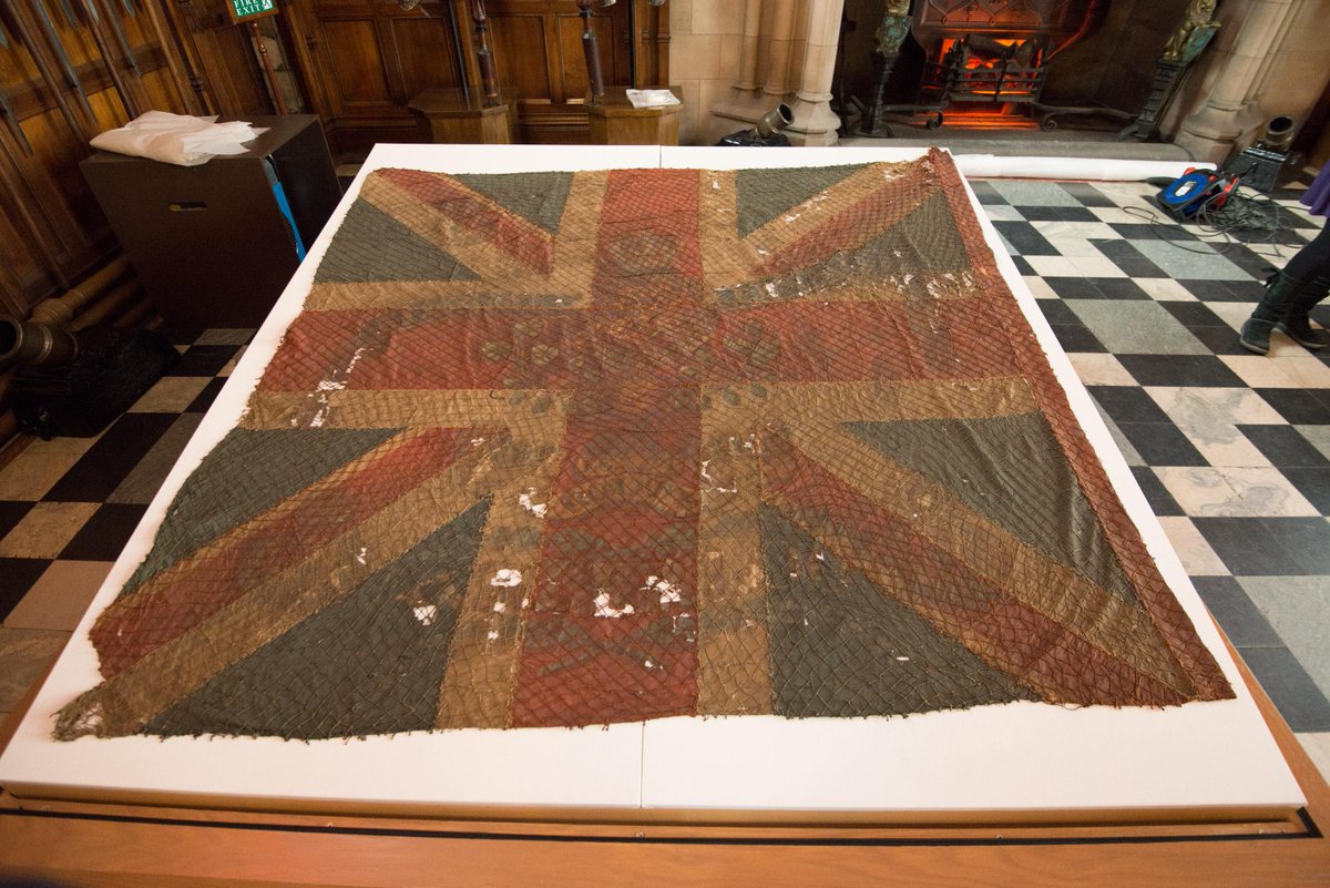 edinburghcastle's tweet image. There's only a few days left to see the two Regimental Colours in the Great Hall! #waterloo200 ow.ly/RRZxW