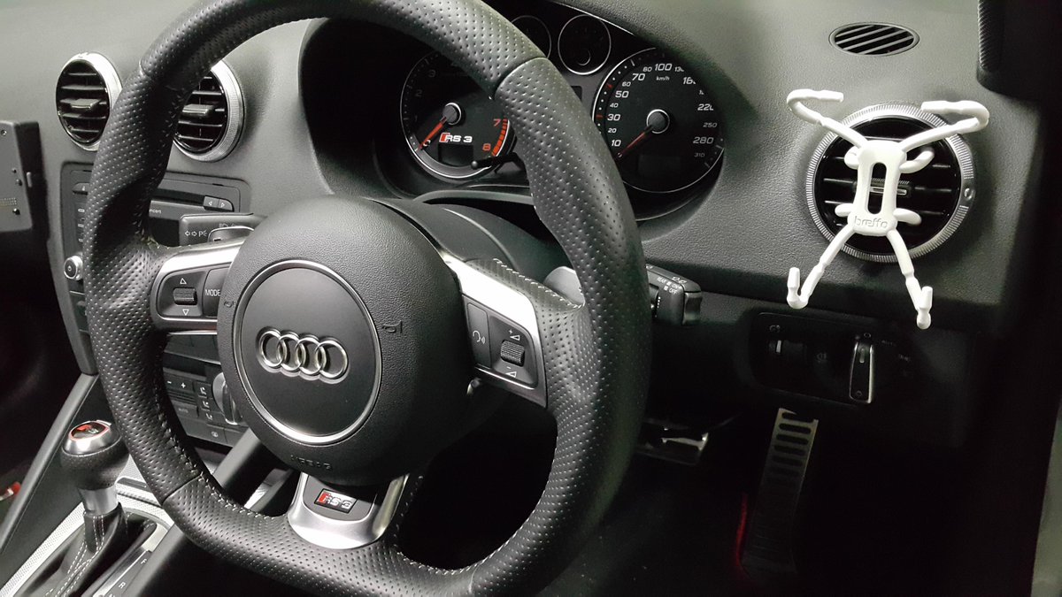 breffo's tweet photo. The #Spiderpodium White sitting perfectly in the vents of an #Audi RS3!
#AmazingCars #CarPhoneMount #Breffo http://t.co/4u2bnJJj1K