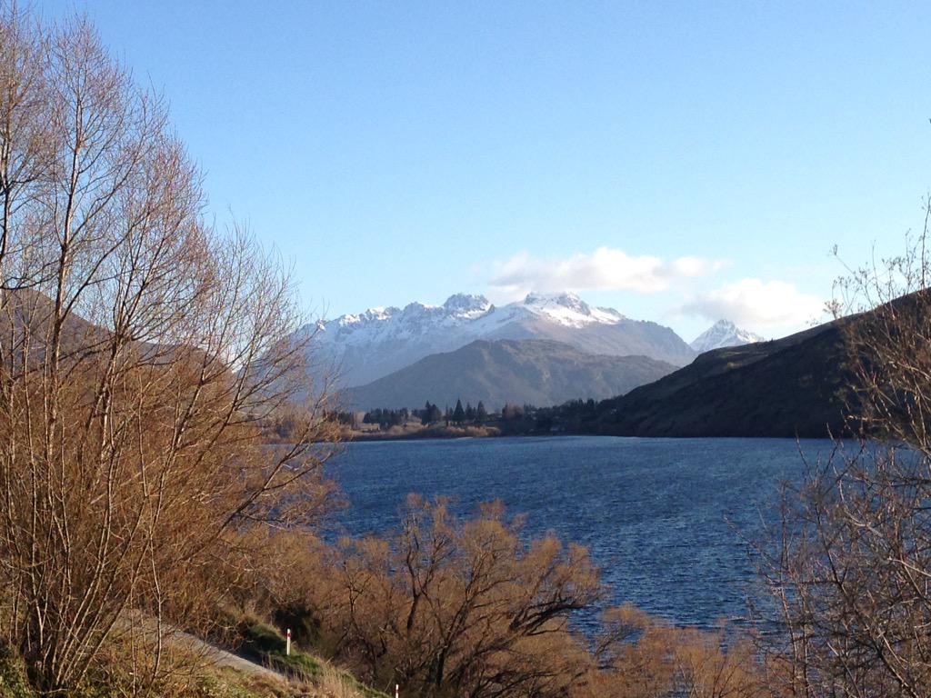 hayleyroman's tweet photo. Holiday continues with my first trip to #NZ's South Island. Incredible scenes like this EVERYWHERE. #Queenstown #4deg http://t.co/JMBH246zIV